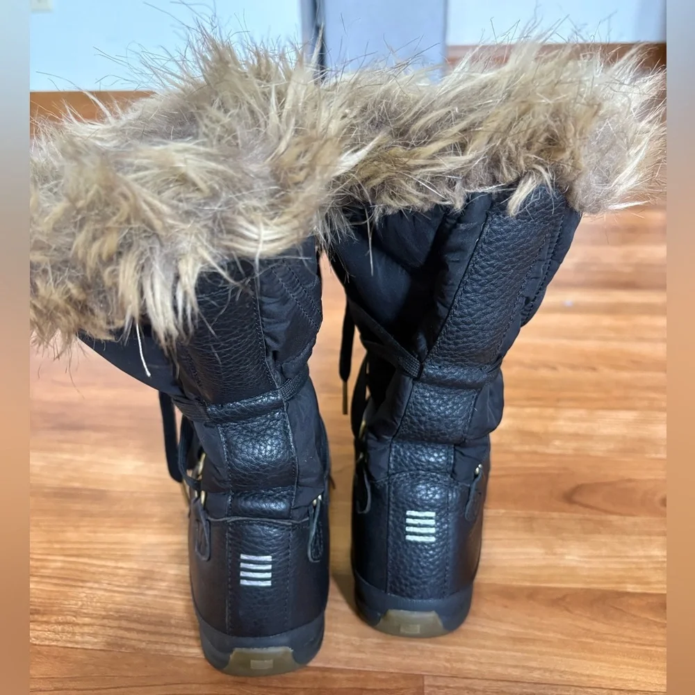 Women's Lands End Black Faux Fur Trim Lace Up Winter Boots Sz 7B Rubber Sole